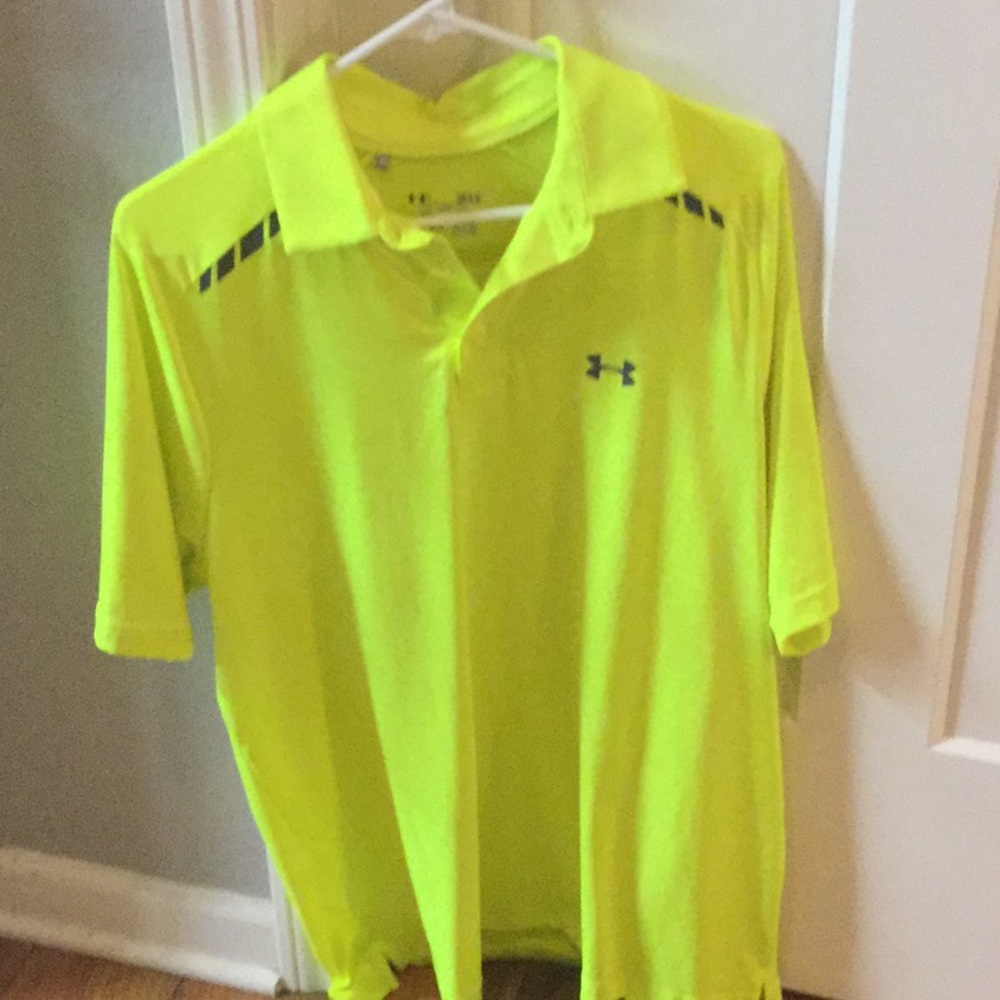 MENS UNDER ARMOUR POLO SIZE LARGE